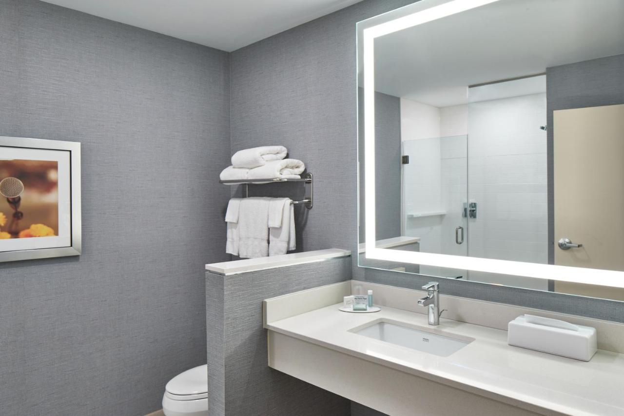 Fairfield Inn And Suites By Marriott Nashville Downtown/The Gulch Екстериор снимка